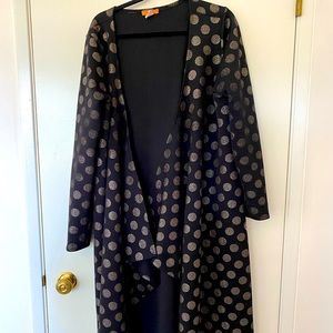 Black with gold polka dots Size 2X Duster top.